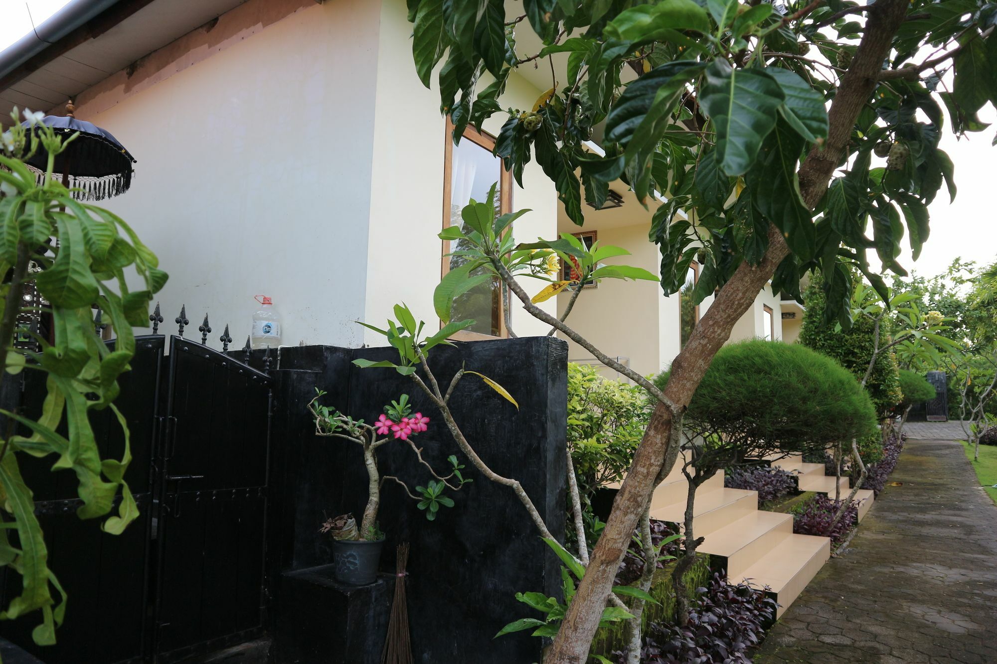 Bhujangga'S Village Near Pantai Uluwatu Redpartner Zewnętrze zdjęcie